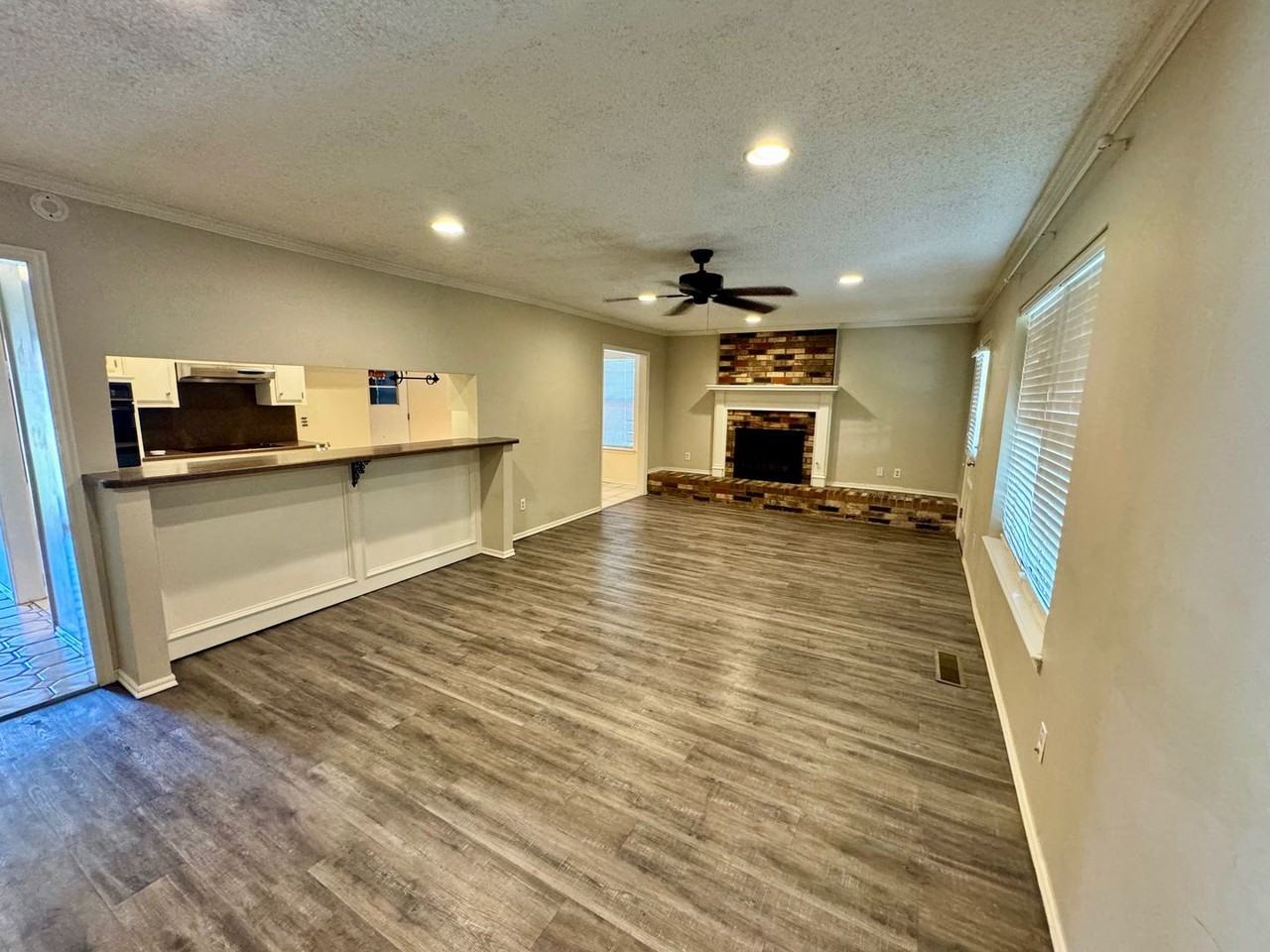 721 Willow Run - Photo 2 of 17