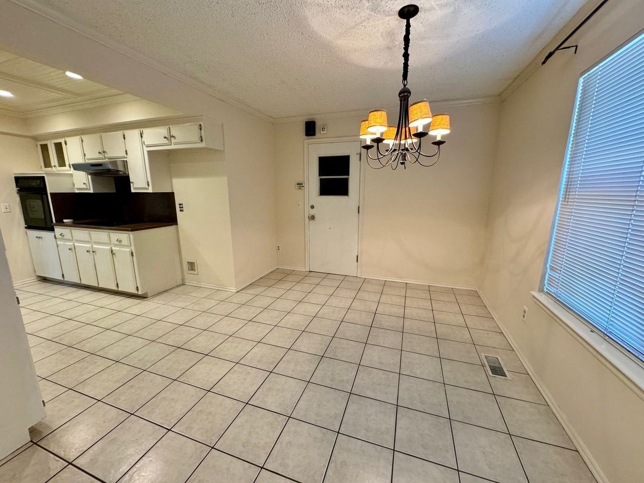 721 Willow Run - Photo 5 of 17