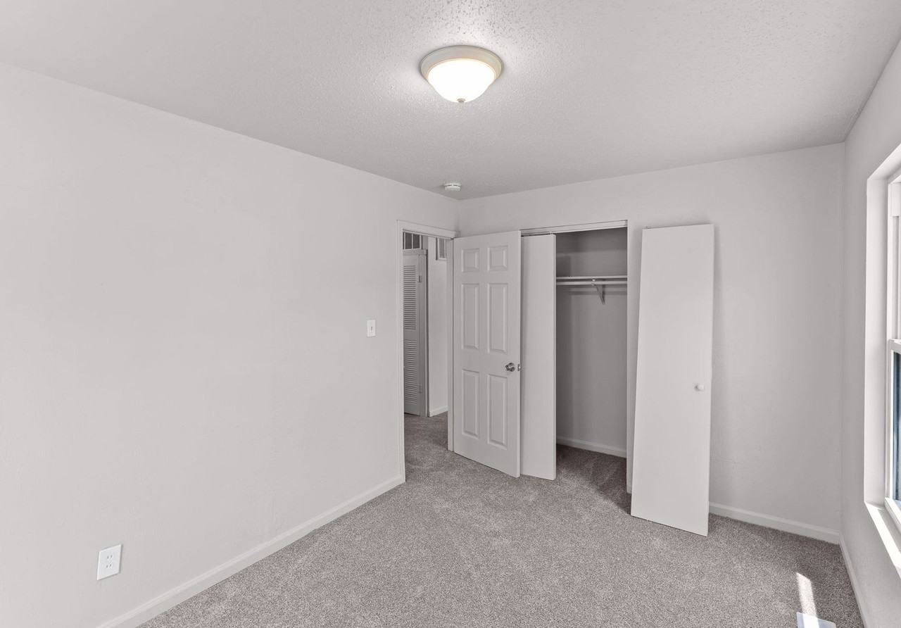 47 Saint Henry Dr - Photo 7 of 10