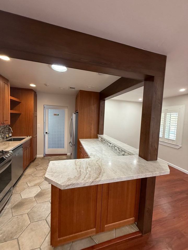 334 Roanoke Rd - Photo 5 of 33