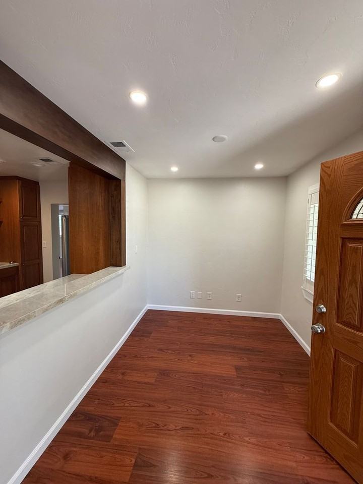 334 Roanoke Rd - Photo 6 of 33
