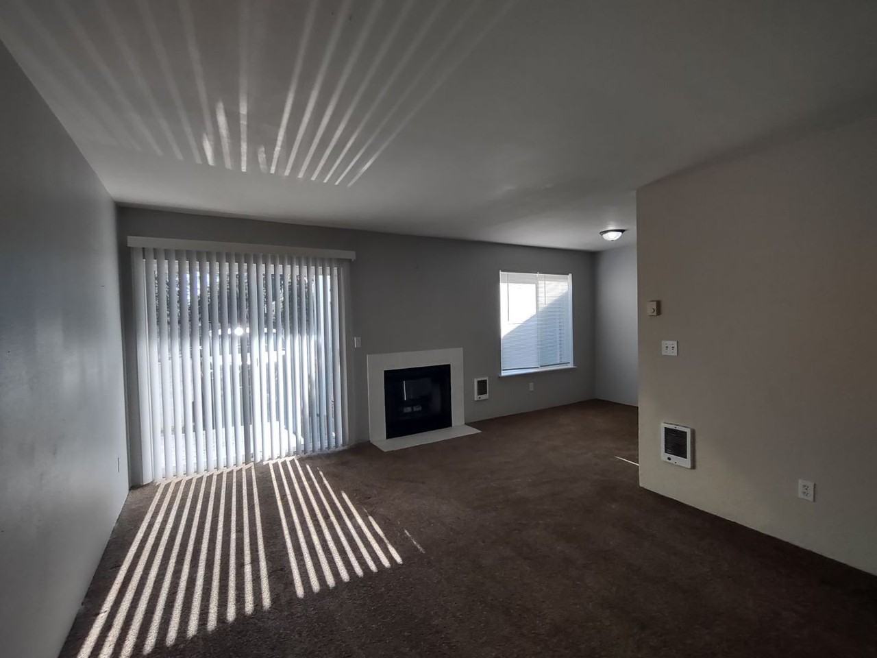 601 Sunset Ave Ne #A - Photo 2 of 9