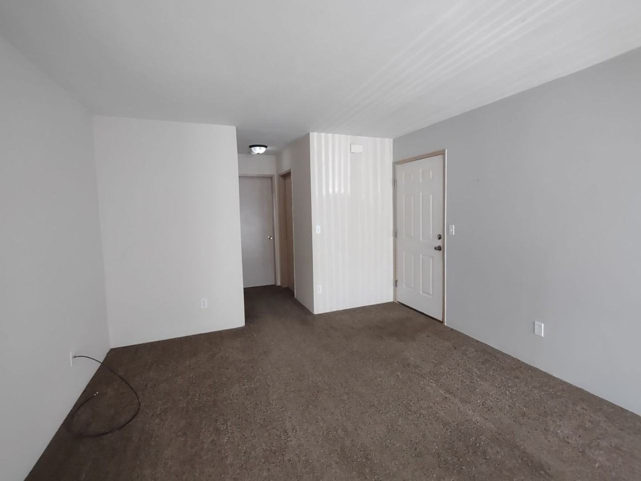 601 Sunset Ave Ne #A - Photo 3 of 9