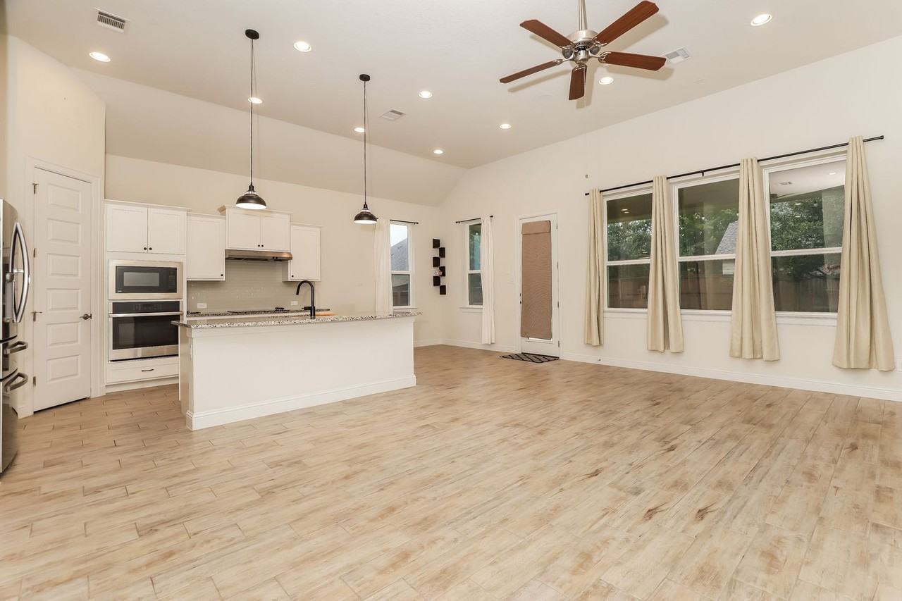 1401 Highland Ridge Rd - Photo 2 of 18
