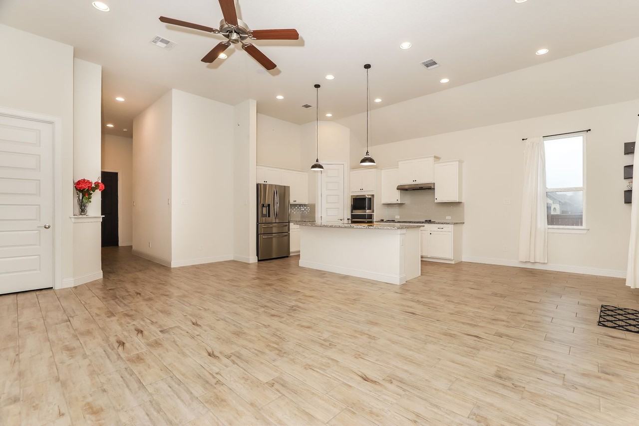 1401 Highland Ridge Rd - Photo 5 of 18