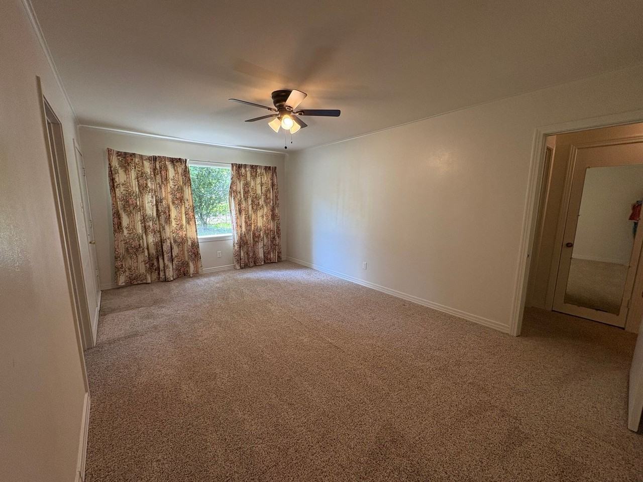 817 Anthony St - Photo 5 of 27