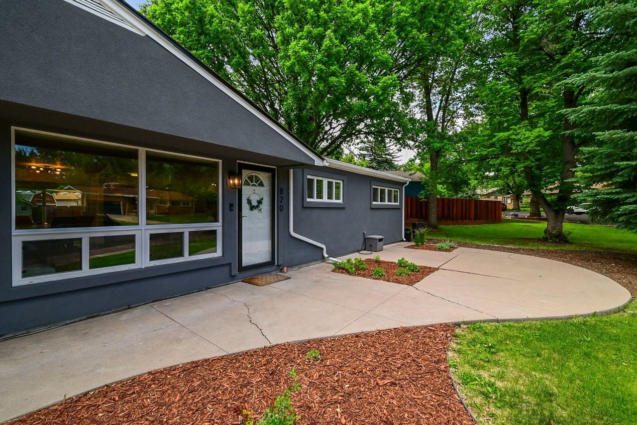 820 Valley Rd - Photo 3 of 30
