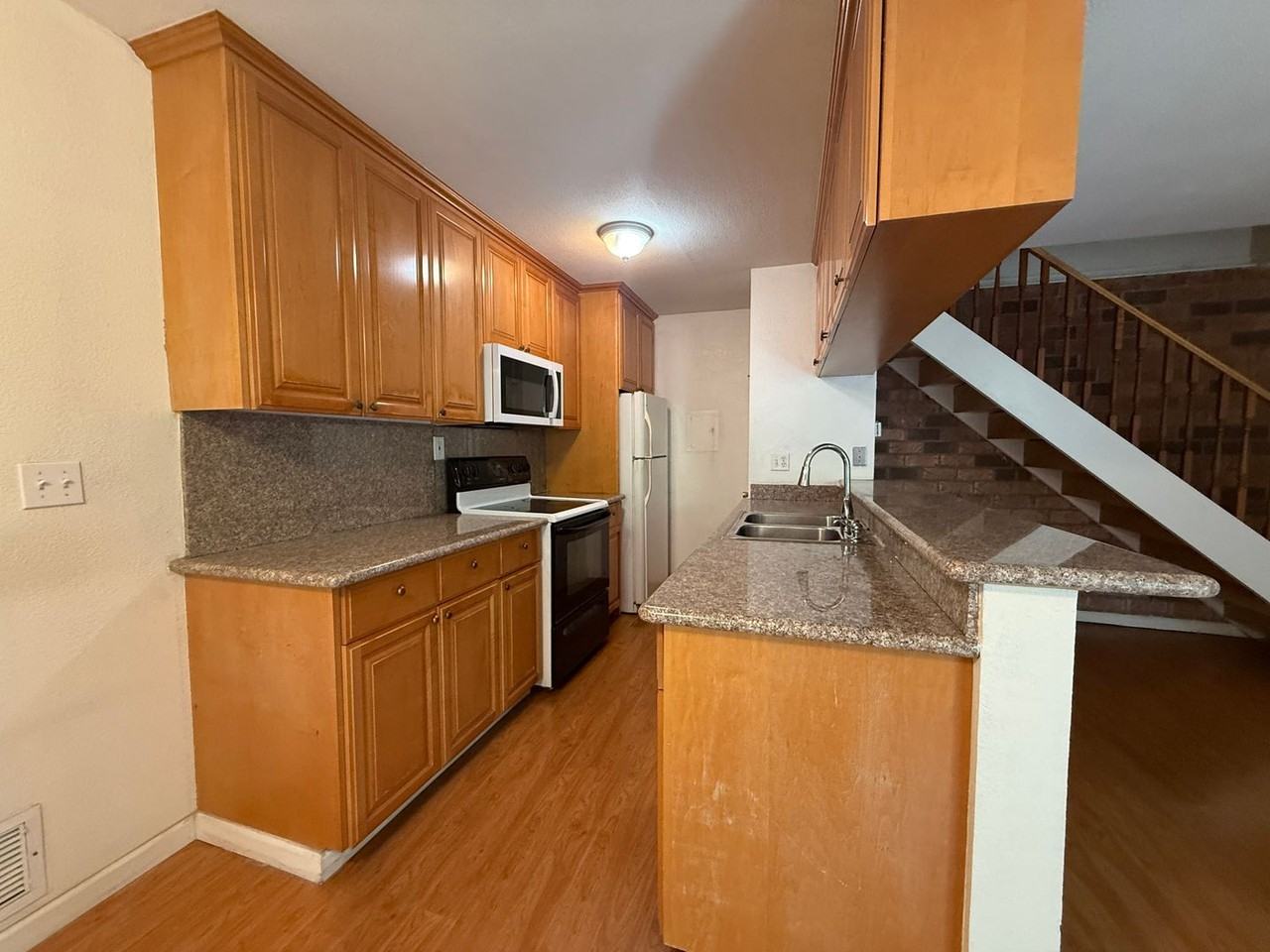 5695 Playa Del Rey #2 - Photo 4 of 11