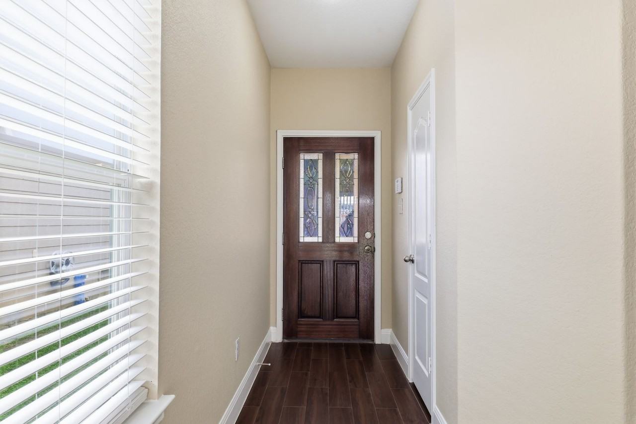 10131 Maple Rnch - Photo 3 of 27