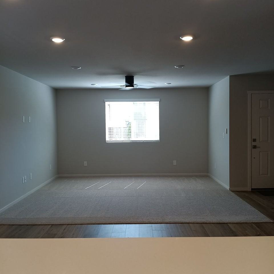 610 Pickering Ln - Photo 2 of 29