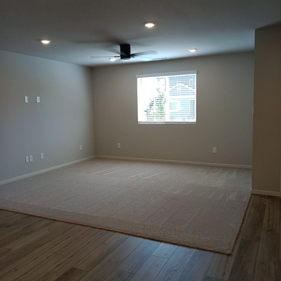 610 Pickering Ln - Photo 3 of 29