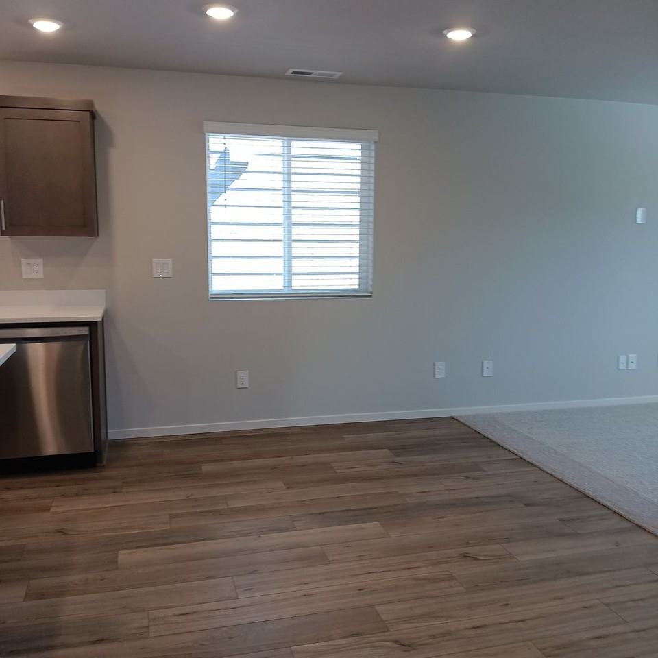 610 Pickering Ln - Photo 6 of 29