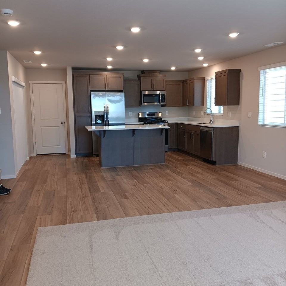 610 Pickering Ln - Photo 7 of 29