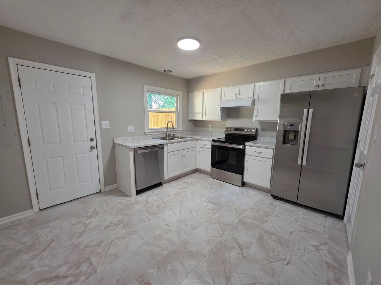 353 Susan Constant Dr - Photo 2 of 20