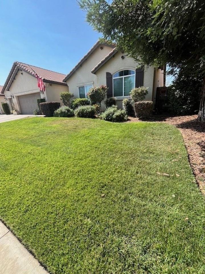 2437 W Glendale Ave - Photo 2 of 22