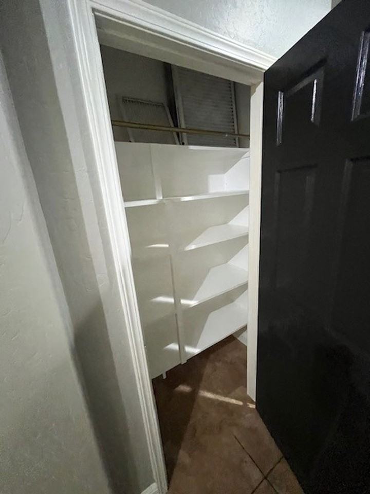 2437 W Glendale Ave - Photo 6 of 22