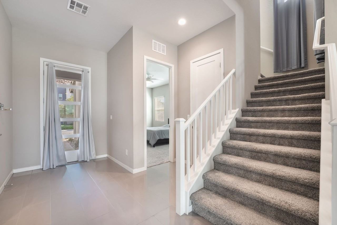 813 Horizon Canyon Dr - Photo 4 of 50