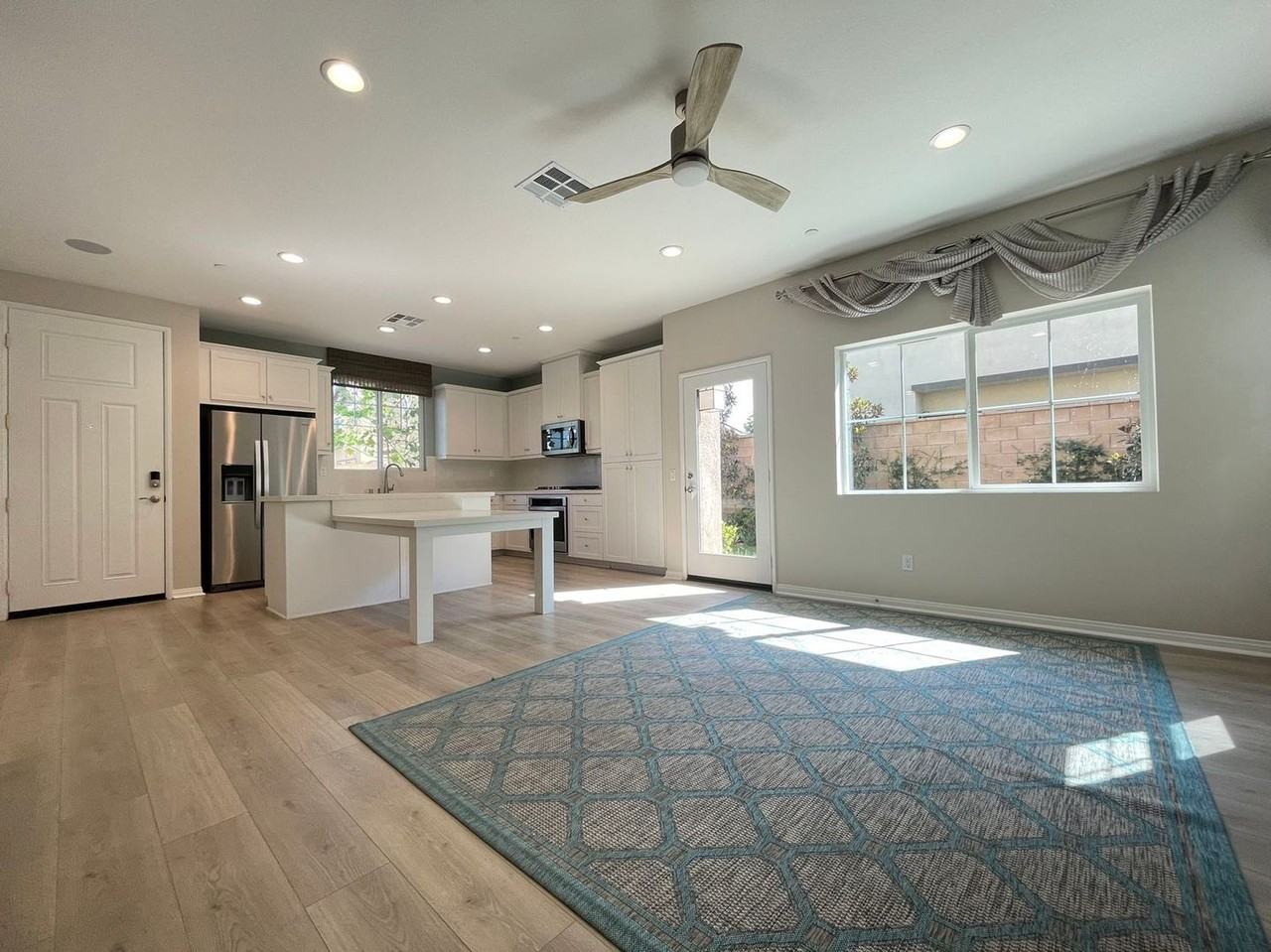 16025 Symphony Ln - Photo 2 of 16