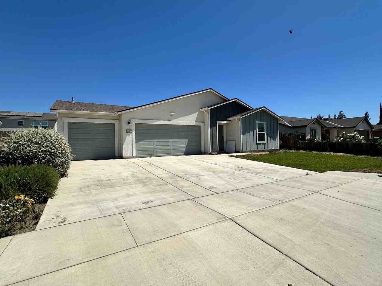 1892 Capistrano Ave - Photo 3 of 16