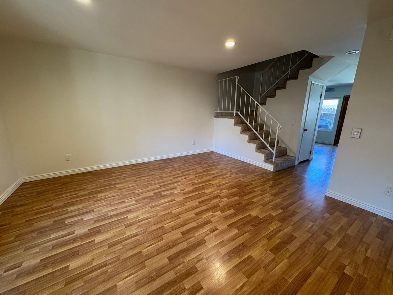 27572 Rondell St - Photo 2 of 15