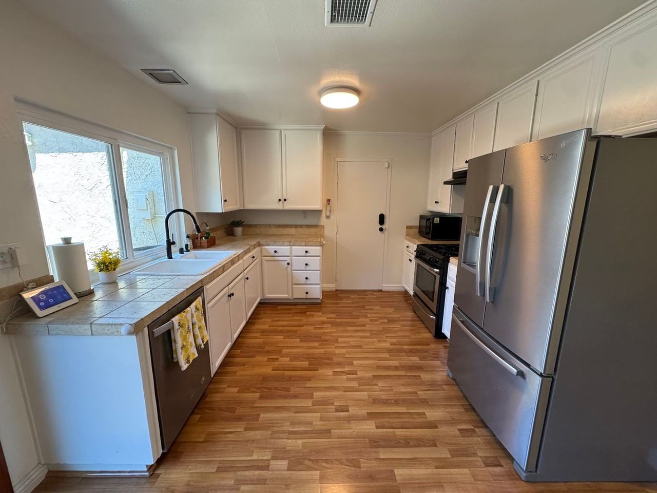 27572 Rondell St - Photo 4 of 15