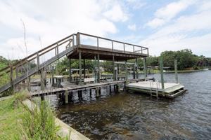 featured image of 27 Old Ferry Rd