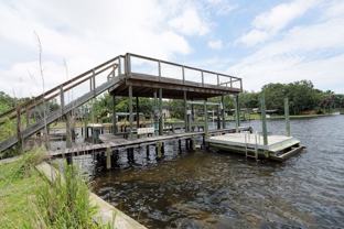27 Old Ferry Rd - Photo 1 of 1