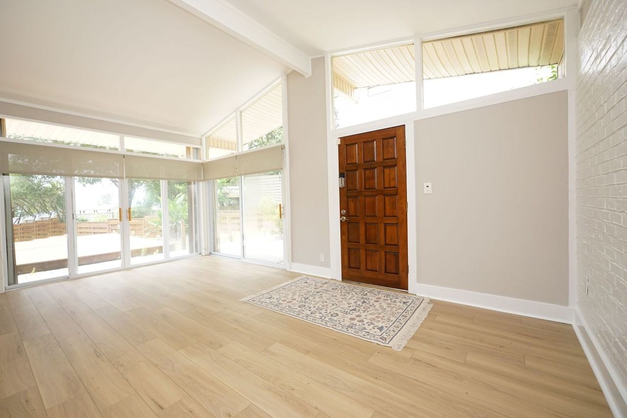 27 Old Ferry Rd - Photo 6 of 50