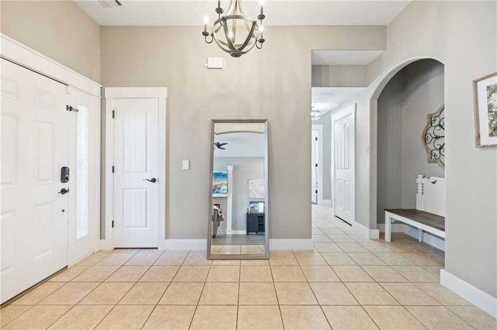 1406 N Latisha Ln - Photo 3 of 36