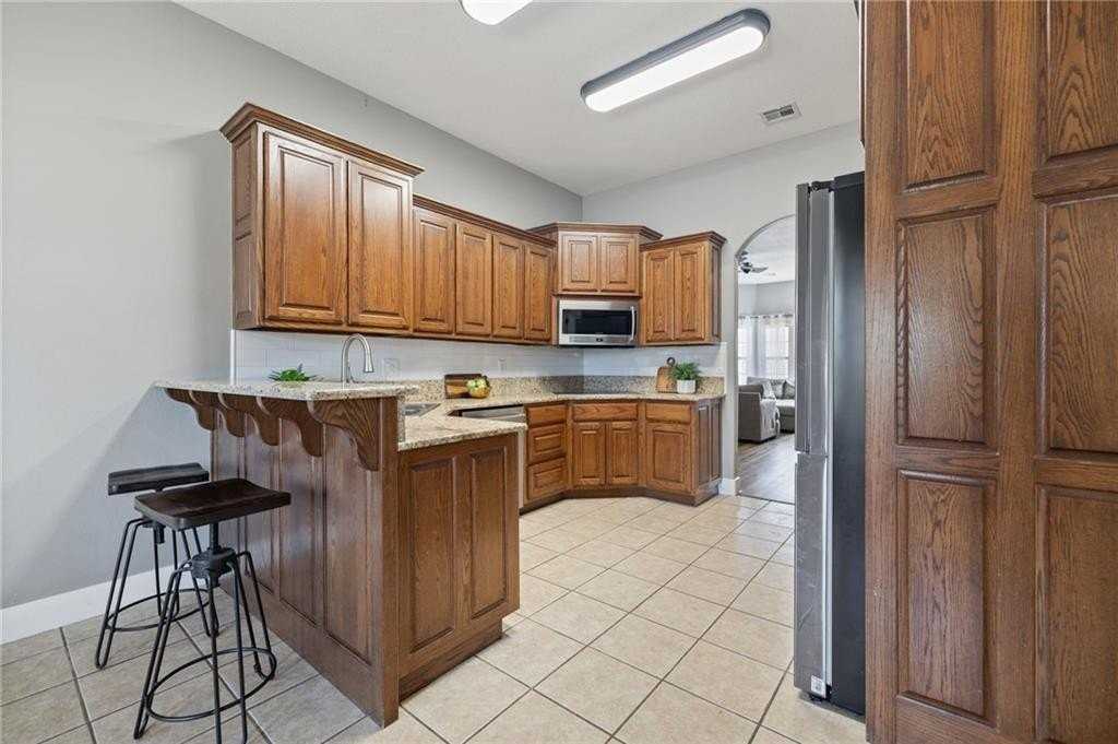 1406 N Latisha Ln - Photo 4 of 36
