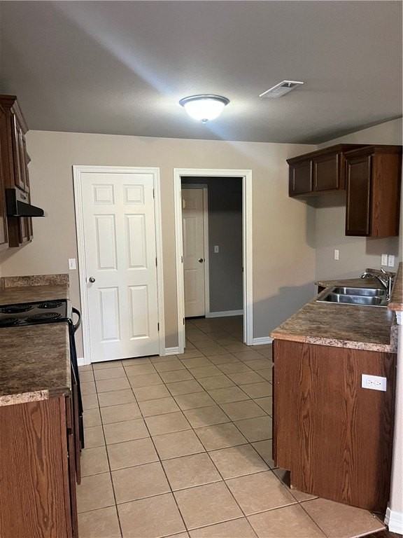 914 W Post Rd - Photo 2 of 6