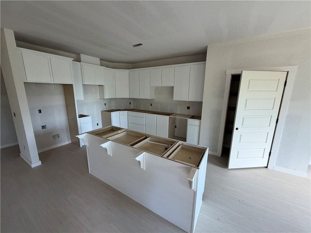 1537 E 5th St - Photo 4 of 25