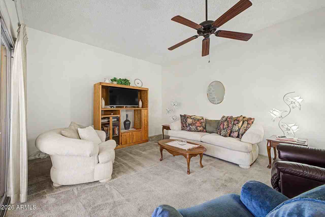 10880 W Emerald Dr - Photo 4 of 26