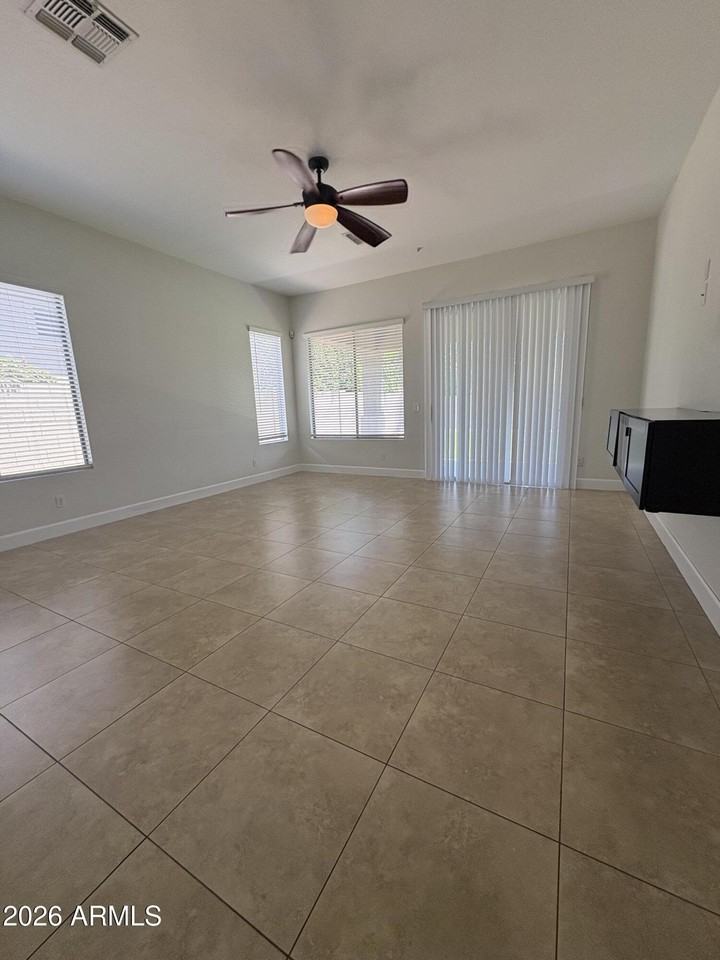 7729 E Tailspin Ln - Photo 6 of 33