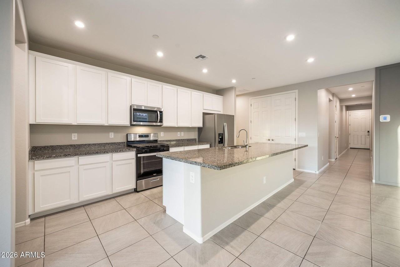 31382 N 130th Ave - Photo 3 of 40