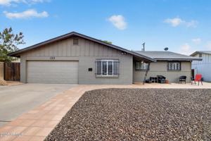 featured image of 123 E Erie Dr