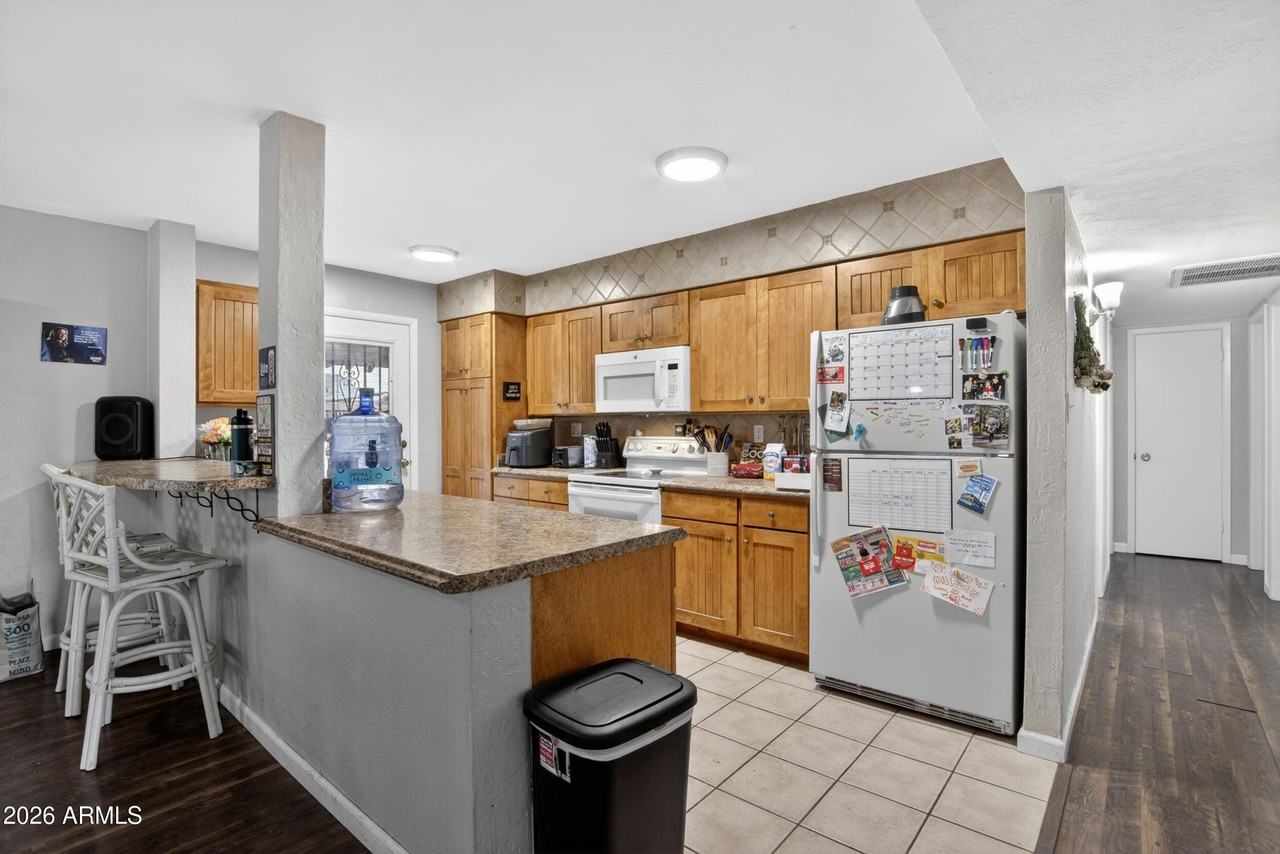 123 E Erie Dr - Photo 7 of 42