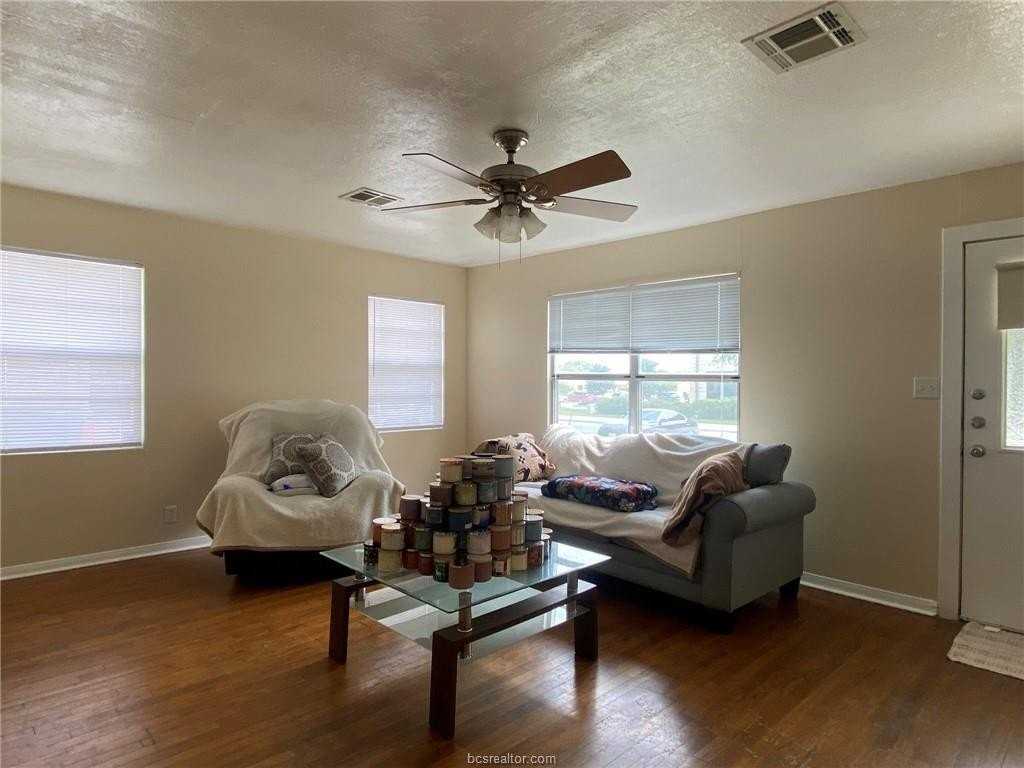 1203 Foster Ave - Photo 3 of 12