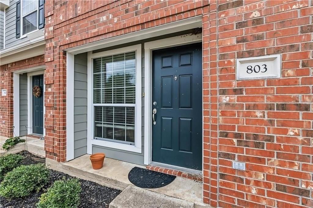 1001 Krenek Tap Rd #803 - Photo 2 of 20
