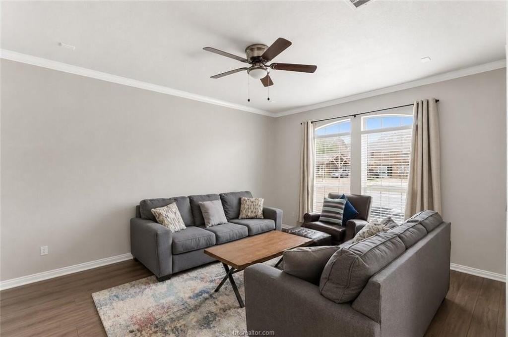 1001 Krenek Tap Rd #803 - Photo 4 of 20