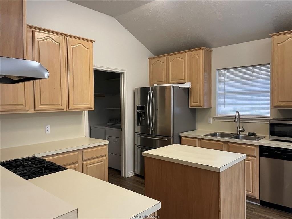2828 Brandywine Cir - Photo 4 of 14