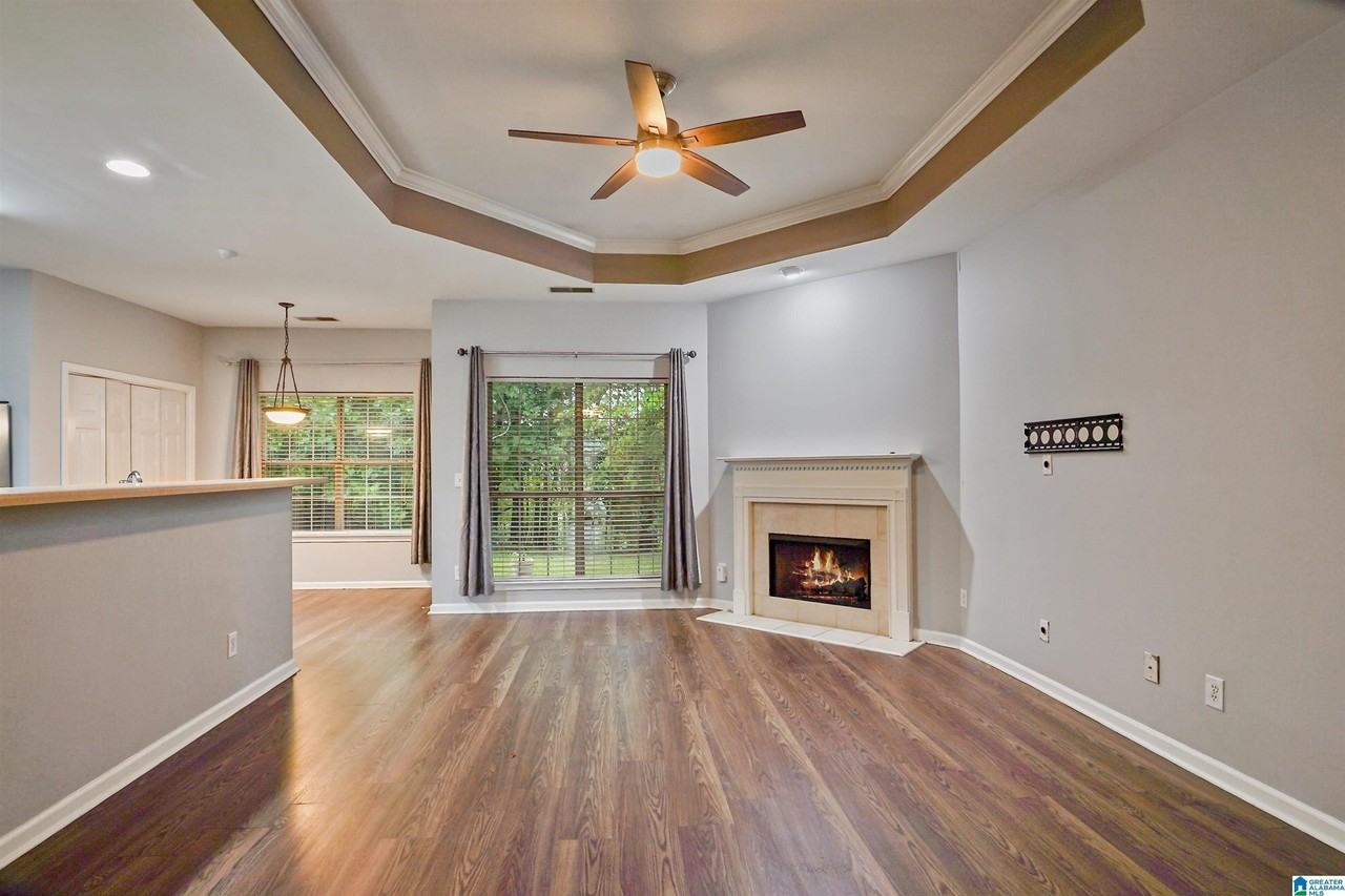 560 Summit Cir - Photo 5 of 16