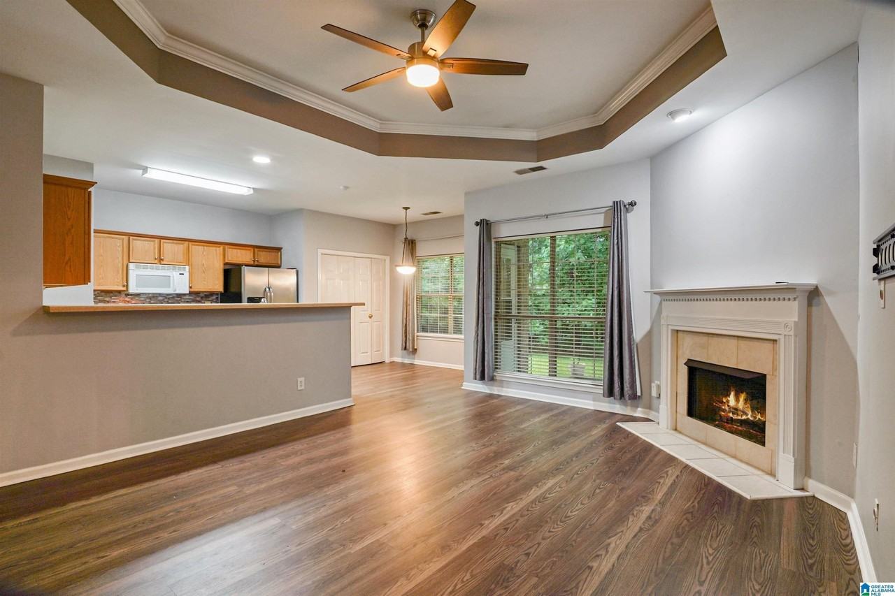 560 Summit Cir - Photo 6 of 16