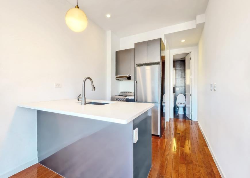 300 Lincoln Rd - Photo 4 of 5