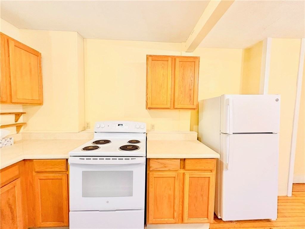 136 Main St - Photo 5 of 24