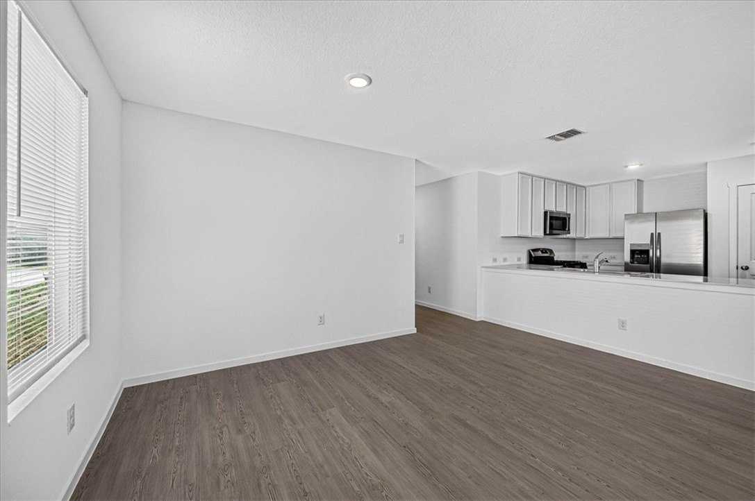 1314 Lady Yoli St - Photo 6 of 40