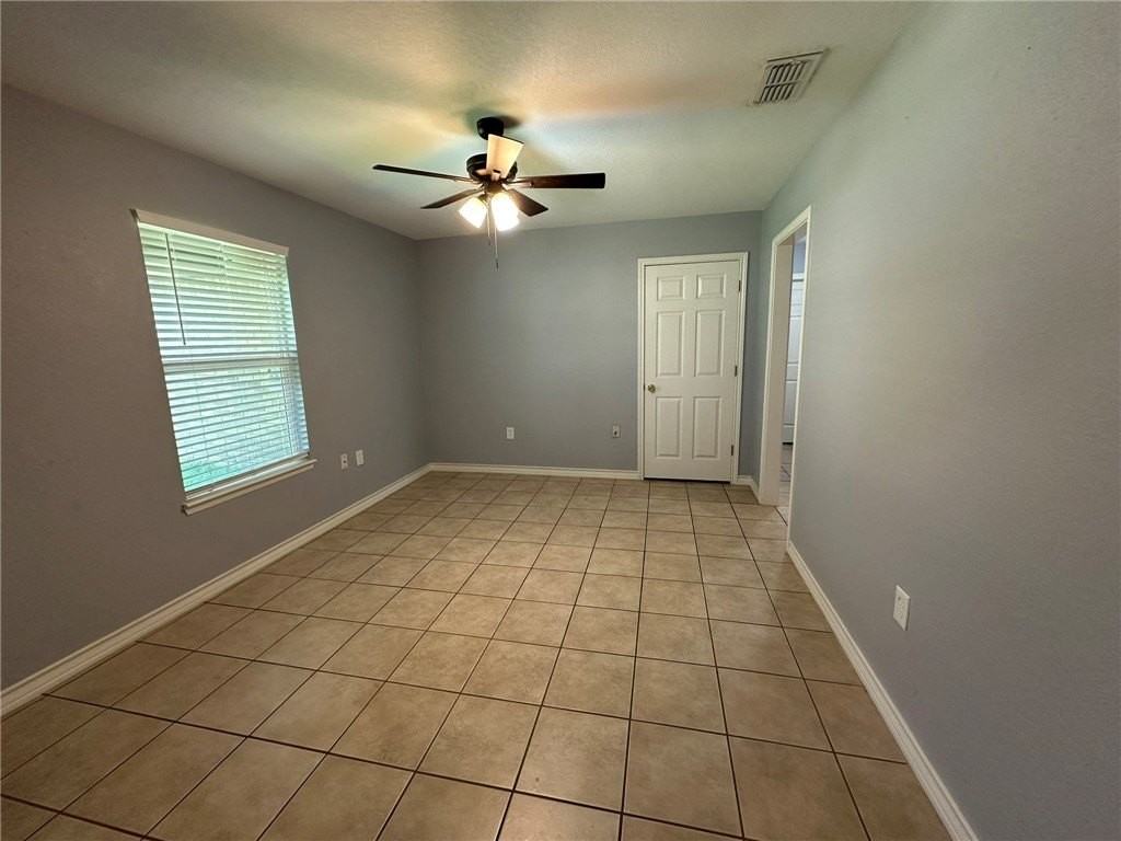 2201 Timberline Dr - Photo 2 of 24