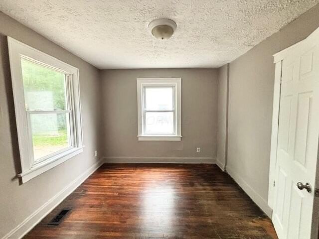 768 N Dawson Ave - Photo 6 of 7