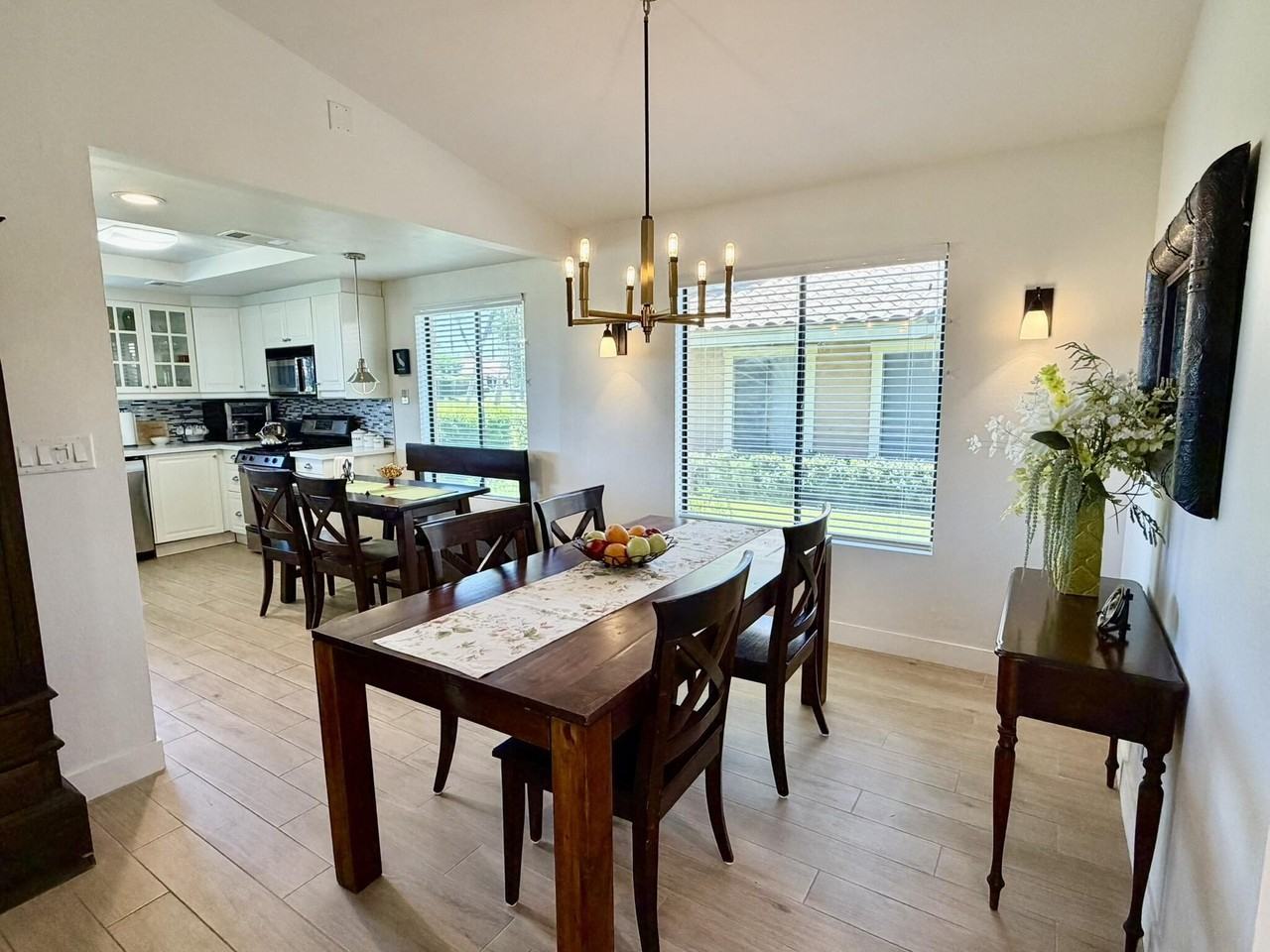 144 Las Lomas - Photo 5 of 14