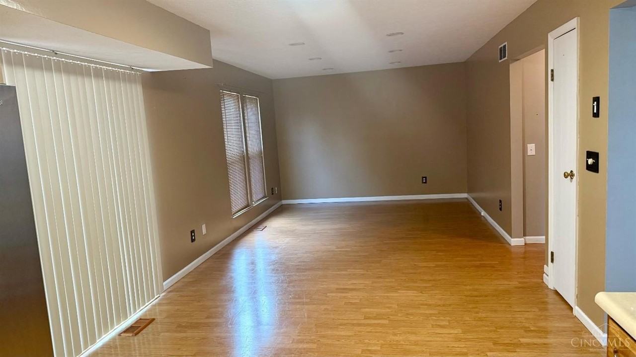 5278 Leatherwood Dr - Photo 3 of 10